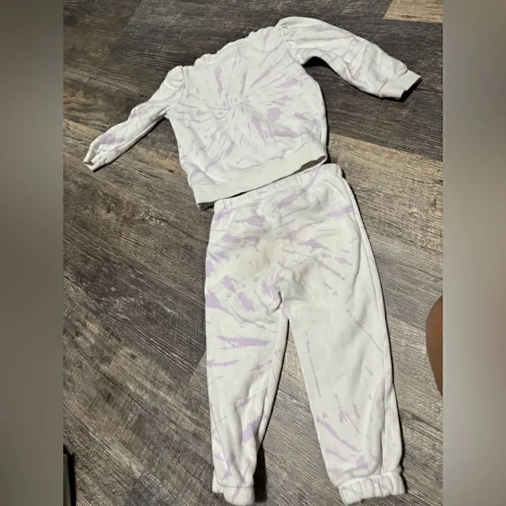 2T & 3T sweater and sweatpants bundle #1